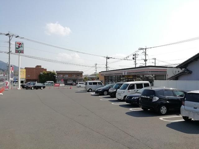 セブンイレブン町上津役西3丁目：1200m
