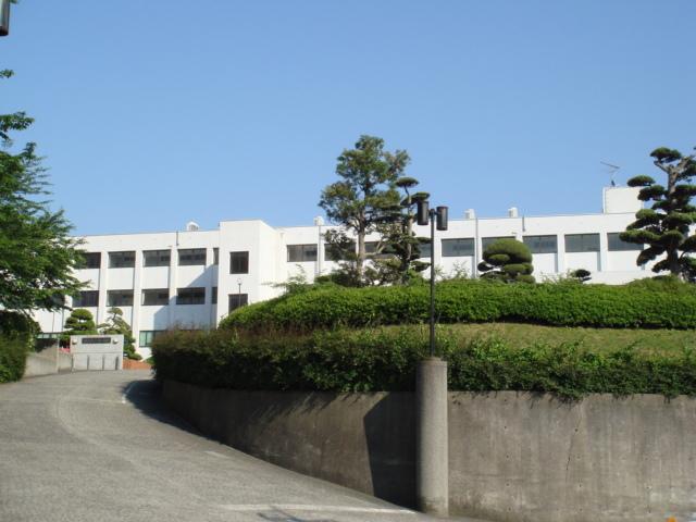 私立西日本工業大学：1738m