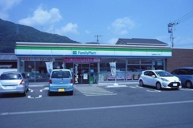 ファミリーマート：550m