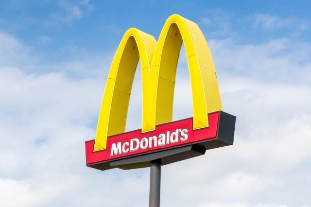 マクドナルド：606m