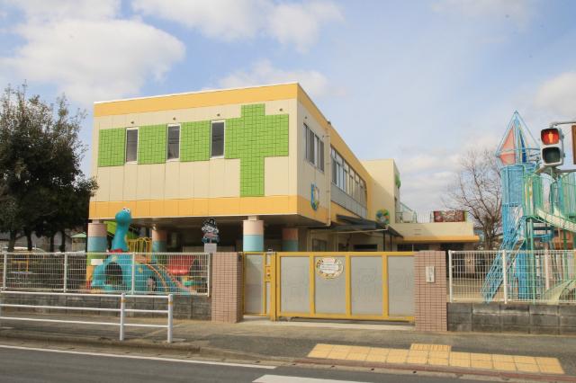 ひかり保育園：881m