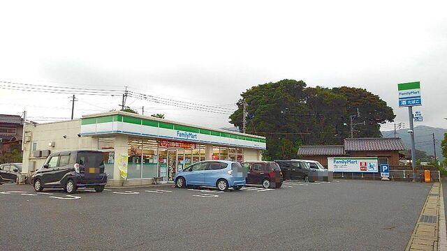 ファミリーマート：450m