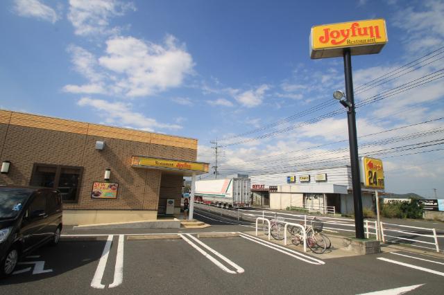 ジョイフル城野店：425m