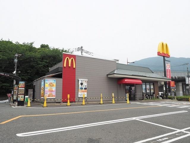 マクドナルド：850m