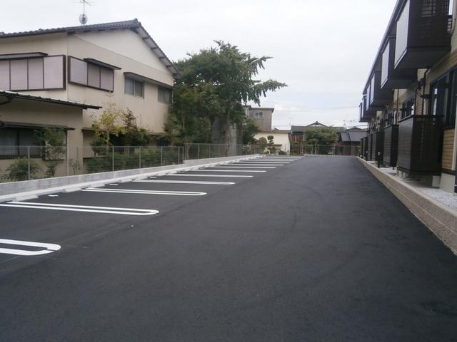 D-room葛原（106） 駐車場