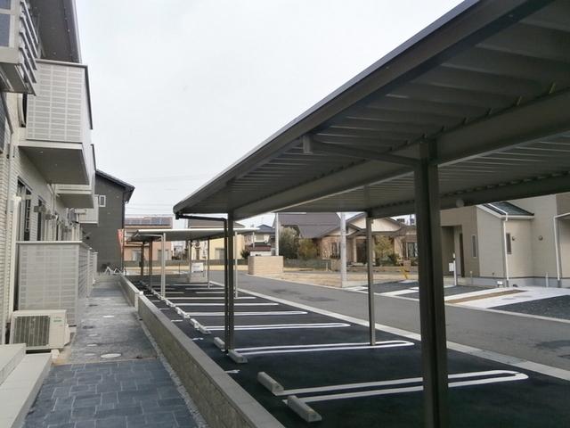 華（101） 駐車場