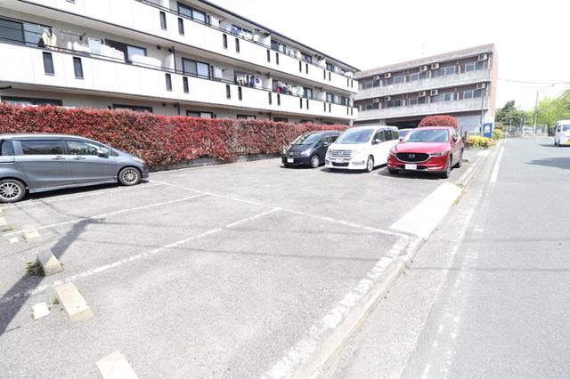 コンフォールⅡ番館（102） 駐車場
