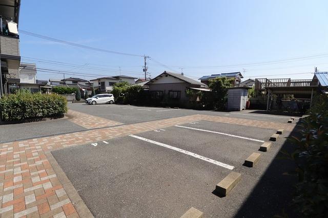 パストラル湯川　B棟（201） 駐車場
