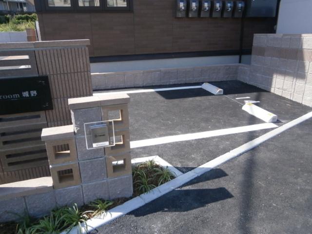 D-room城野（305） 駐車場