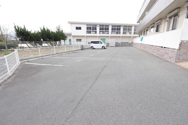 ウィステリア中吉田Ⅲ（103） 駐車場