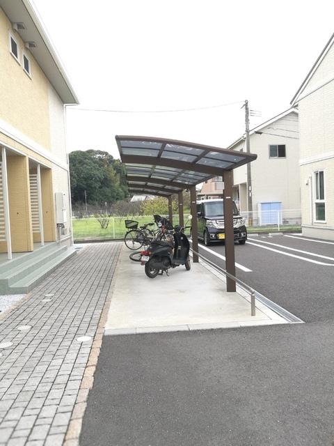 サンヒルズ愛坂　A棟（102） 駐車場