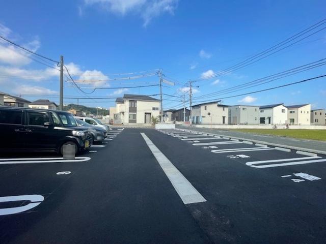 Excellent街角六番館（102） 駐車場