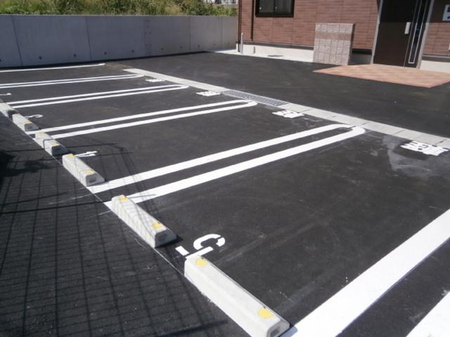 D-room城野（305） 駐車場