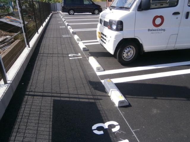 D-room城野（305） 駐車場
