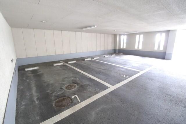 ポサーダけやき（401） 駐車場