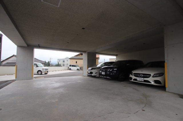 サンシャイン十番館・曽根 駐車場