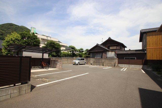 カサロサ 駐車場