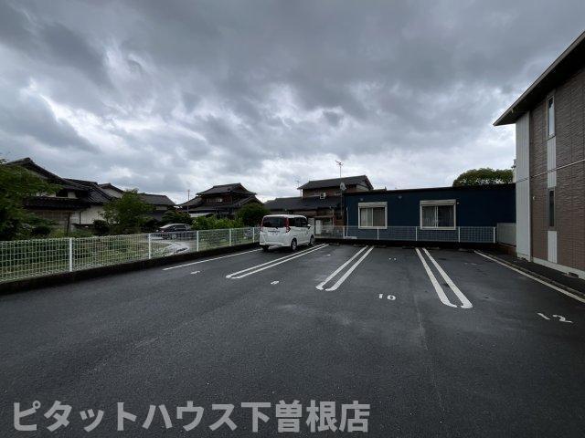 ヴィラサニーサイド 駐車場