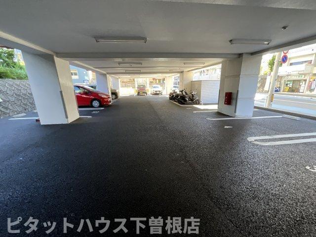 セフィロト（SEPHIROT） 駐車場