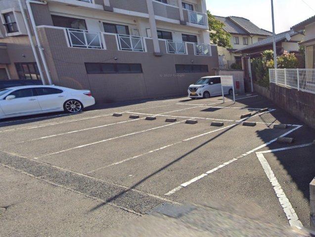ブランペルル 駐車場