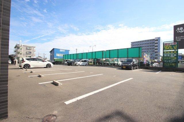 サンクレシア苅田 駐車場
