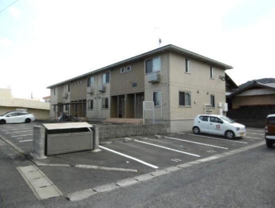 フラワーヒルズ藤 駐車場