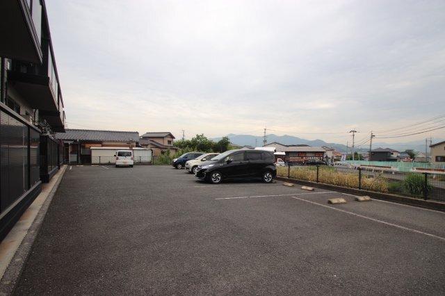 アネックス小原 駐車場
