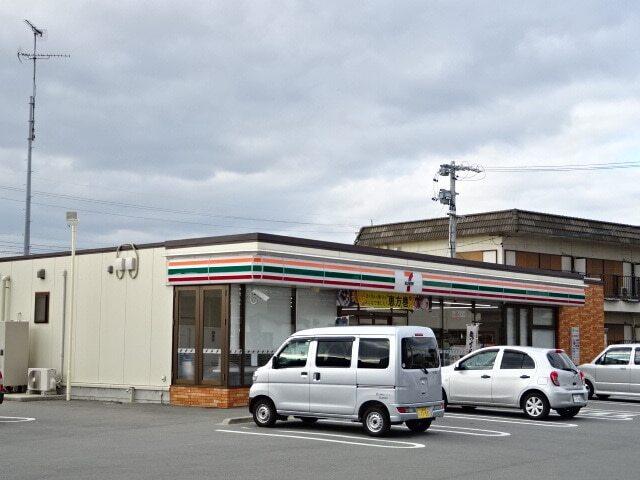 セブンイレブン：550m
