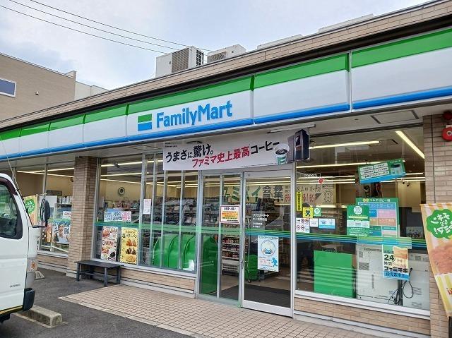 ファミリーマート：400m
