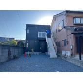 ２階建て。１フロア１住戸