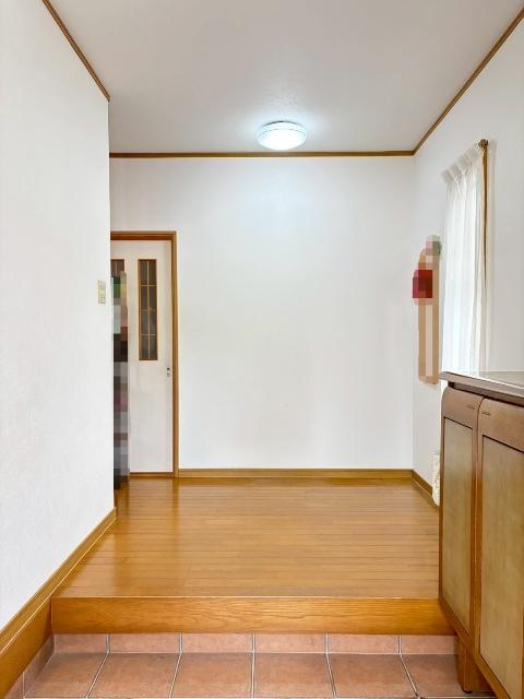 鈴鹿市南江島町　戸建 玄関