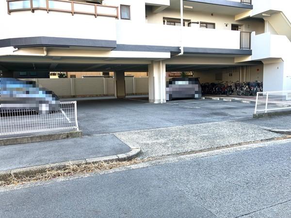 宝マンション名駅西 駐車場