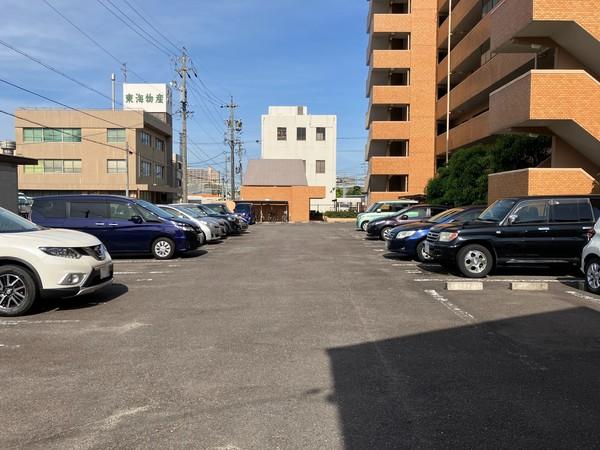 ダイアパレス長戸井町 駐車場