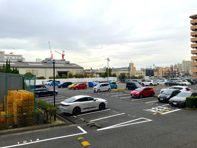 ニューコーポ名南一番館 駐車場