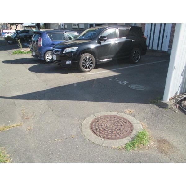 Perle（ペルル）（1-A） 駐車場