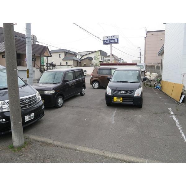クリオ（B） 駐車場