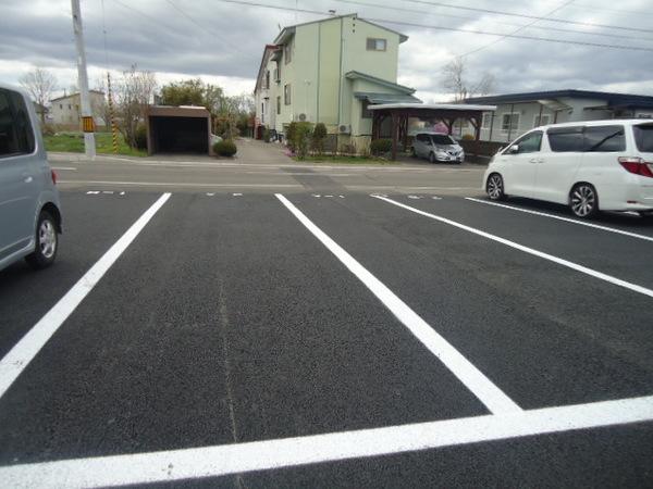 アイーレⅡ（1-B） 駐車場