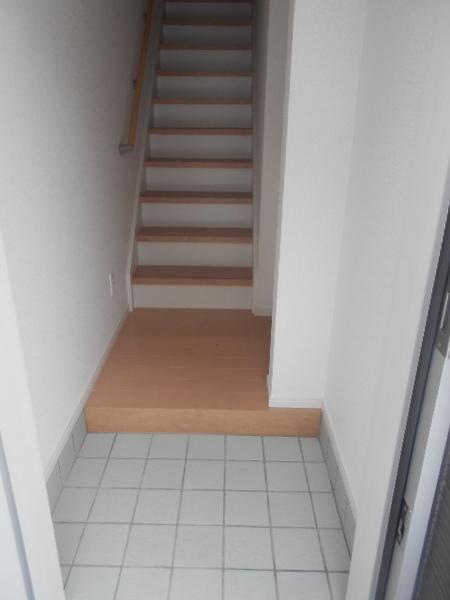 STEP.A（202） 玄関
