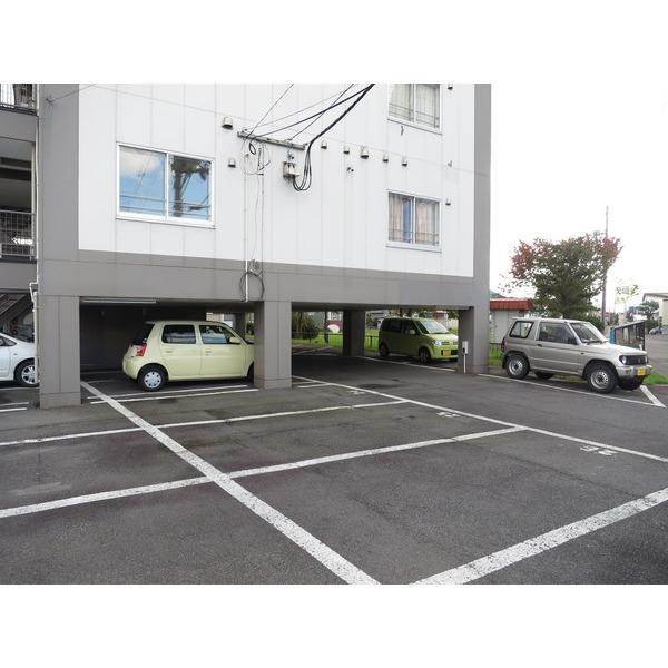 イーグル３１１（603） 駐車場