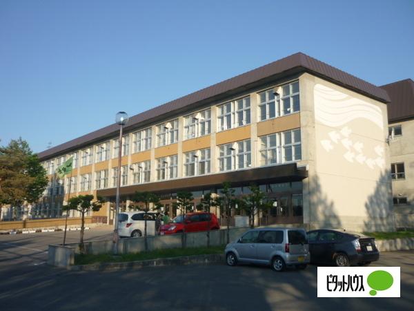 旭川市立緑が丘中学校：1466m
