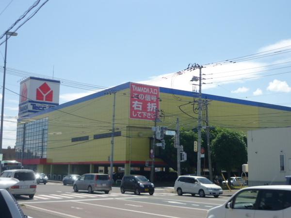 ヤマダ電機テックランド旭川大雪通：1438m