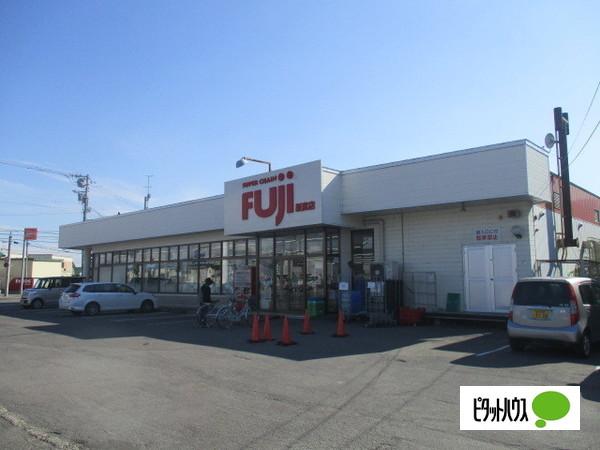 スーパーチェーンふじ新富店：896m