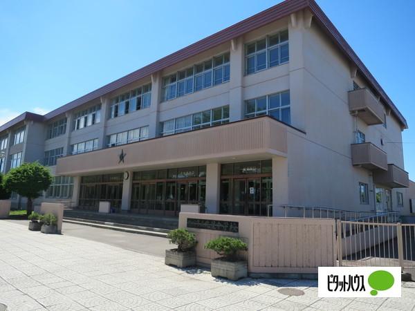 旭川市立北星中学校：1080m