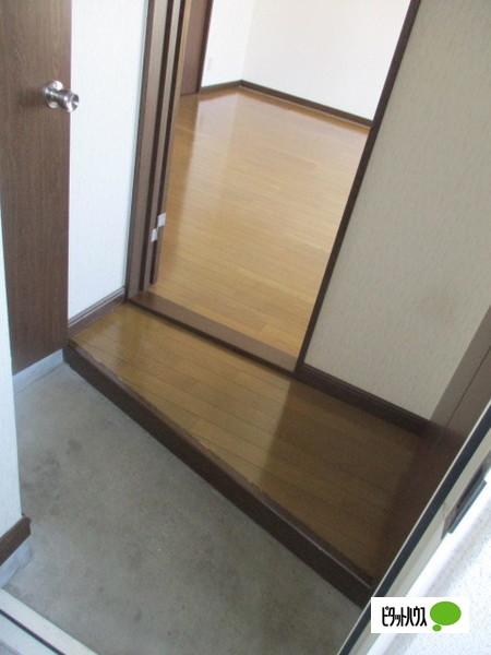 Maple A（202） 玄関