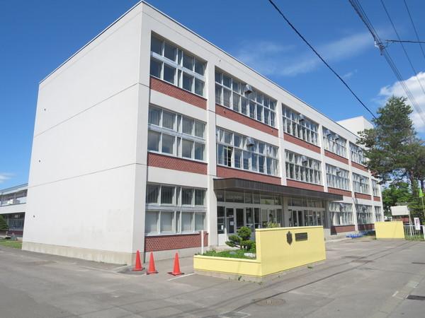 旭川市立千代田小学校：333m