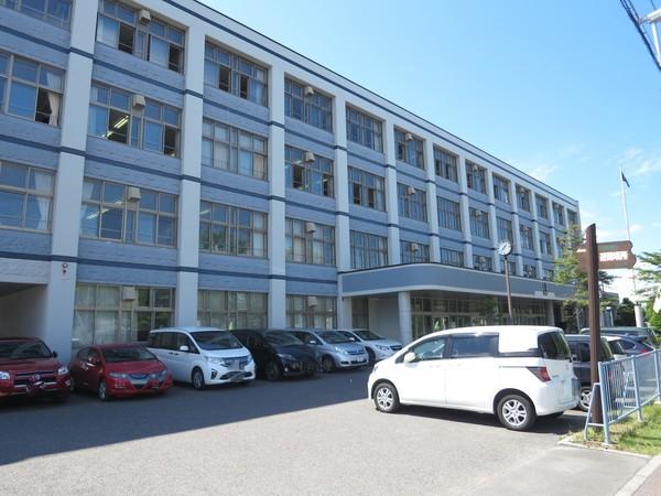 旭川市立東光中学校：478m