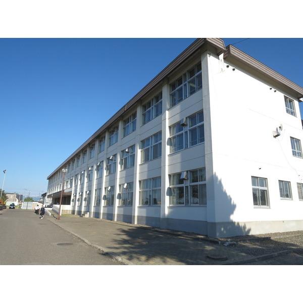 旭川市立愛宕中学校：1661m