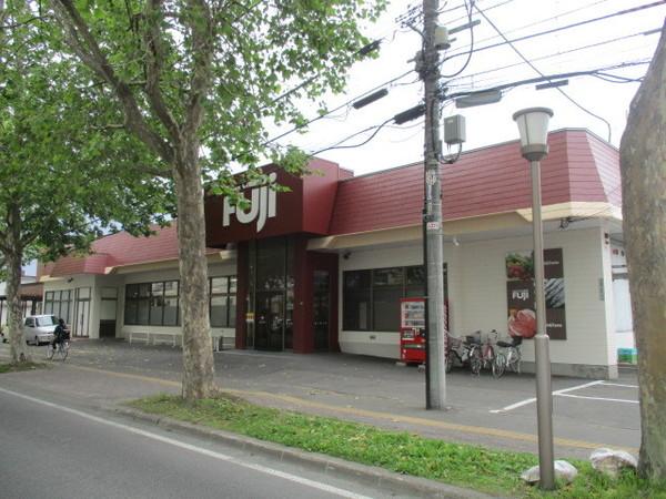 スーパーチェーンふじ緑が丘店：163m