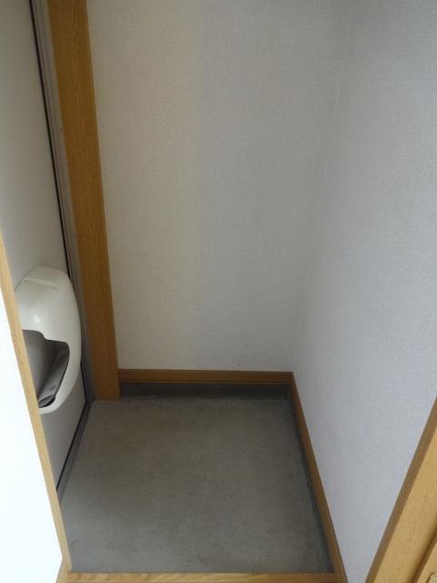 Ｔｈｉｓ　６・５（203） 玄関