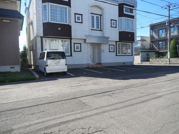 ルクール（102） 駐車場